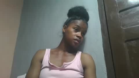 elodie228680 online show from April 30, 5:36 am
