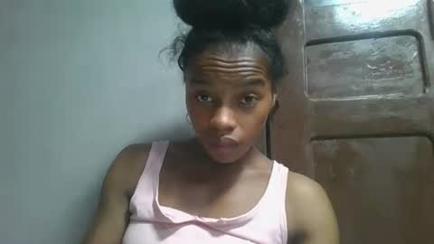 elodie228680 online show from April 30, 5:52 pm