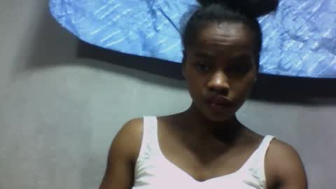 elodie228680 online show from May 16, 5:04 am