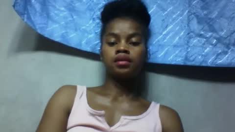 elodie228680 online show from May 18, 3:57 am