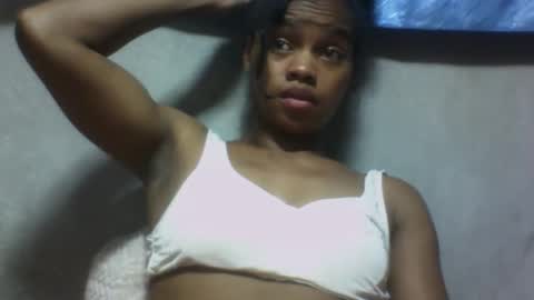 elodie228680 online show from May 29, 7:39 am