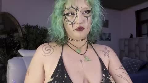 Snapshot of eloisee_ chatting on April 16, 8:09 pm Eloise . online show from April 16, 8:09 pm