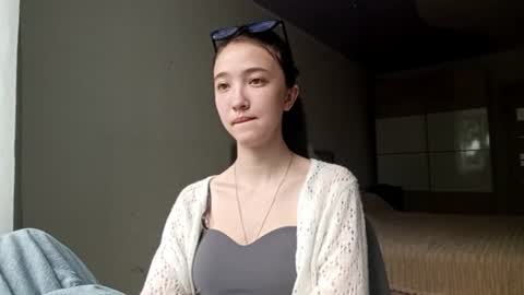 Snapshot of elouisevallian chatting on July 18, 2:05 am Elara online show from July 18, 2:05 am
