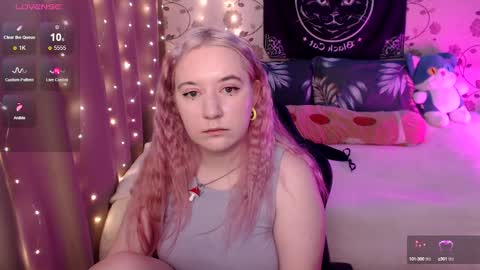 Snapshot of elovinora chatting on December 5, 7:06 pm Ela give me a thumbs up if you like it  and this is important for the development of the account online show from December 5, 7:06 pm