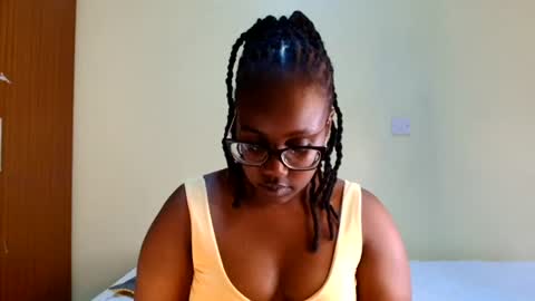 Snapshot of elowen655796 chatting on July 2, 8:48 pm ELOWENA online show from July 2, 8:48 pm