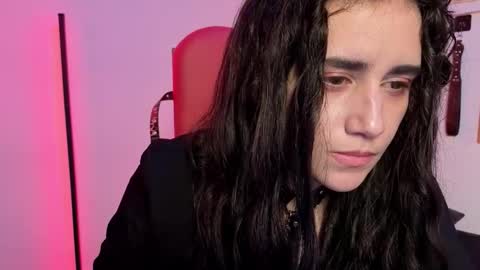 elowen_halley1 online show from February 23, 6:38 pm