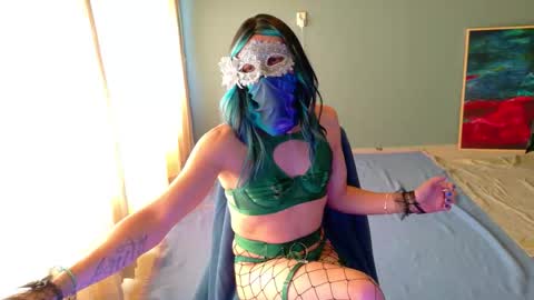 Snapshot of elowenstarshade chatting on September 15, 12:38 pm ElowenStarshade online show from September 15, 12:38 pm