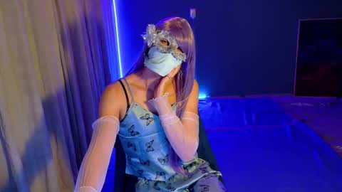 Snapshot of elowenstarshade chatting on September 24, 8:23 pm ElowenStarshade online show from September 24, 8:23 pm