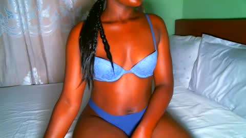 Snapshot of elphaba01 chatting on March 3, 7:32 am Elphaba online show from March 3, 7:32 am