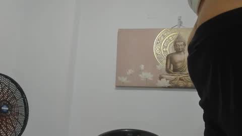 Snapshot of elpicha_dotado chatting on March 3, 5:02 am elpicha_dotado online show from March 3, 5:02 am