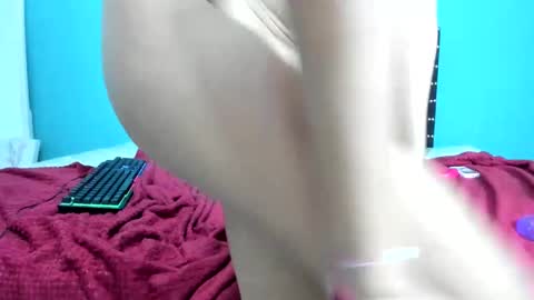 elsa_jean99 online show from December 6, 7:34 pm