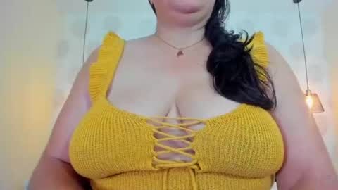 Snapshot of elsa_lynn chatting on June 19, 7:39 pm ELSA online show from June 19, 7:39 pm