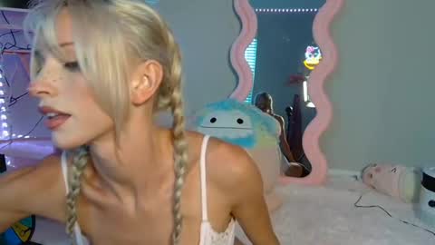 elsa_may online show from June 16, 12:13 am