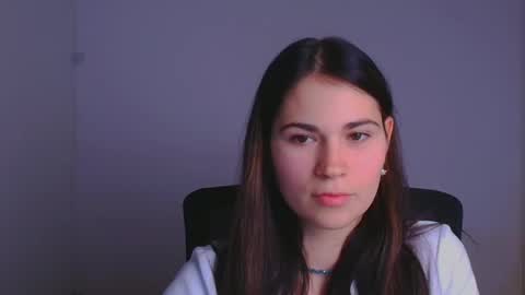 Snapshot of elsa_mur chatting on December 3, 7:55 pm Elsa online show from December 3, 7:55 pm