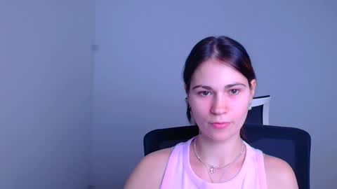 Snapshot of elsa_mur chatting on January 23, 7:18 pm Elsa online show from January 23, 7:18 pm