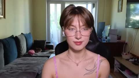 Snapshot of elsaangel chatting on June 5, 5:25 am elsaangel online show from June 5, 5:25 am
