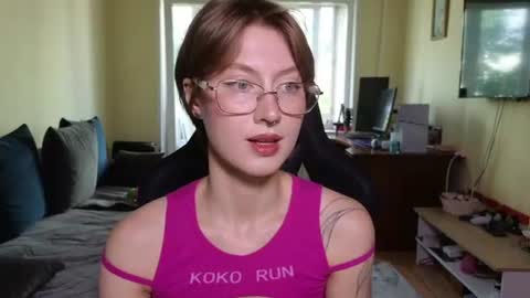 Snapshot of elsaangel chatting on June 14, 5:09 am elsaangel online show from June 14, 5:09 am