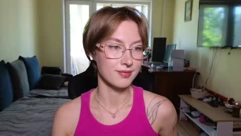 Snapshot of elsaangel chatting on June 18, 9:14 am elsaangel online show from June 18, 9:14 am