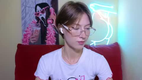 Snapshot of elsaangel chatting on July 24, 4:21 am elsaangel online show from July 24, 4:21 am