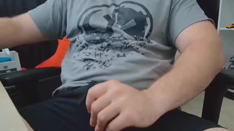 Snapshot of eltanke2206 chatting on November 6, 7:59 pm alexgarg online show from November 6, 7:59 pm