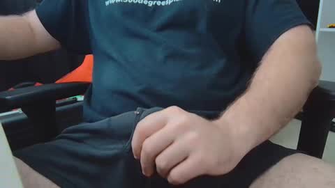 Snapshot of eltanke2206 chatting on November 19, 8:09 pm alexgarg online show from November 19, 8:09 pm