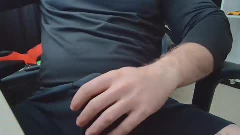 Snapshot of eltanke2206 chatting on December 18, 7:09 pm alexgarg online show from December 18, 7:09 pm