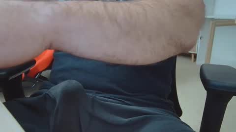 Snapshot of eltanke2206 chatting on February 22, 9:57 pm alexgarg online show from February 22, 9:57 pm