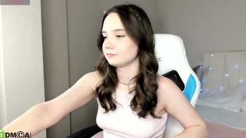 Snapshot of elvienne chatting on May 8, 11:15 am Elvienne online show from May 8, 11:15 am