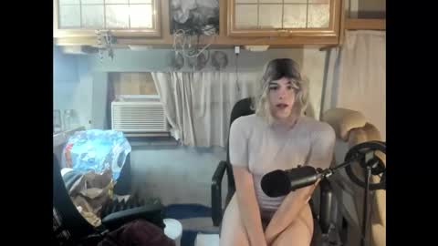 elvymay online show from October 24, 1:35 am