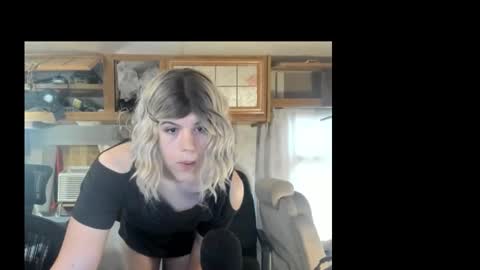 elvymay online show from October 25, 10:26 pm