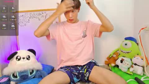 Snapshot of ely_king chatting on July 27, 7:43 pm E L Y K I N G online show from July 27, 7:43 pm