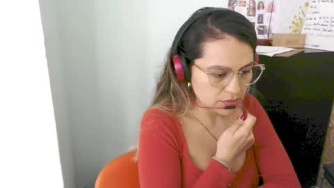 elyra_fox online show from February 19, 6:04 pm