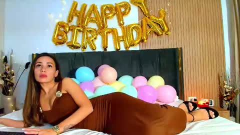 Snapshot of elys_dream chatting on November 17, 8:03 pm elys_dream online show from November 17, 8:03 pm