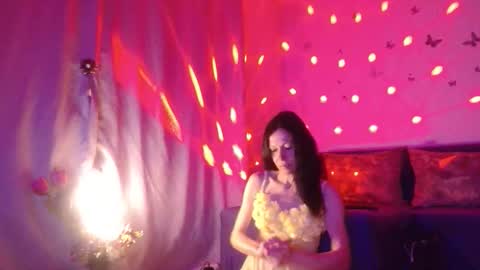 Elisa online show from March 30, 6:20 pm