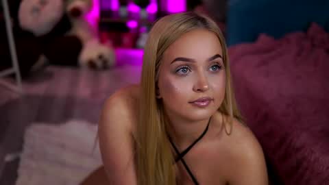 Elyssa online show from May 22, 6:57 pm