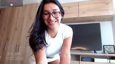 Snapshot of em_rotic chatting on July 10, 4:42 pm Emilia online show from July 10, 4:42 pm
