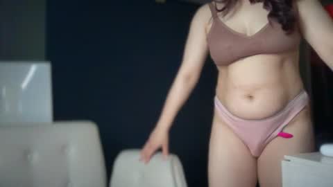 Ema Love online show from July 18, 2:05 am