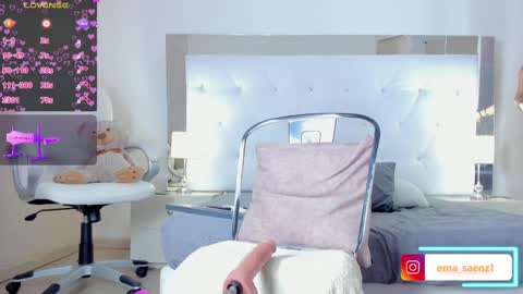 Snapshot of ema_saenz_ chatting on January 13, 10:25 am Sofia online show from January 13, 10:25 am