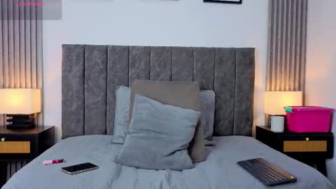 Ema online show from November 1, 10:12 pm