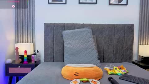 Ema online show from February 23, 7:44 pm