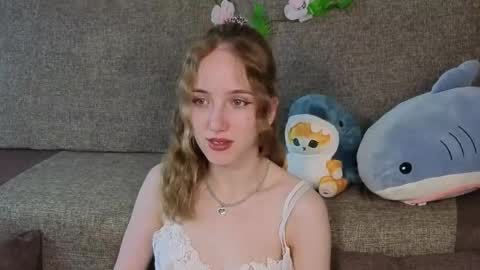 Emma online show from May 18, 8:03 pm