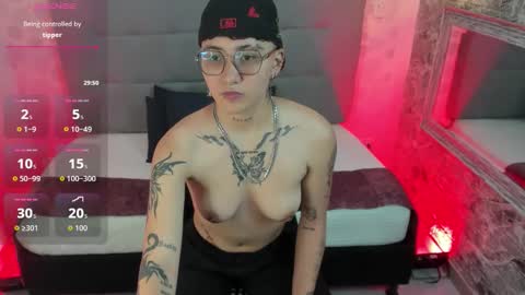 emahills__axelrose online show from October 17, 2:15 am