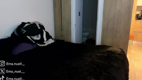 Snapshot of emanuell___ chatting on July 3, 2:07 am emanuell___ online show from July 3, 2:07 am