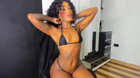 Snapshot of emattaylor chatting on September 12, 11:32 am . online show from September 12, 11:32 am