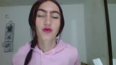 Snapshot of ember57607 chatting on February 6, 11:21 am ember57607 online show from February 6, 11:21 am