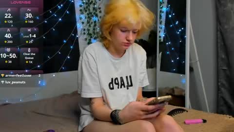 Snapshot of ember_winchester chatting on April 30, 8:57 pm Ember online show from April 30, 8:57 pm