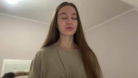 Snapshot of emberfamn chatting on February 11, 10:15 pm Alina online show from February 11, 10:15 pm