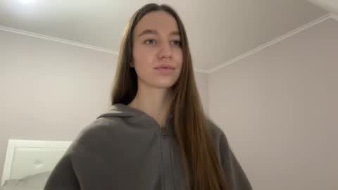 Snapshot of emberfamn chatting on February 15, 10:06 pm Alina online show from February 15, 10:06 pm