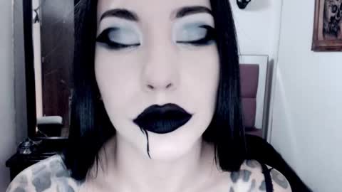 Snapshot of emearld_black chatting on October 29, 6:15 am Emerald Black online show from October 29, 6:15 am