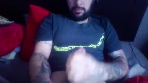 Snapshot of emecuatro20 chatting on November 1, 1:24 pm emecuatro20 online show from November 1, 1:24 pm